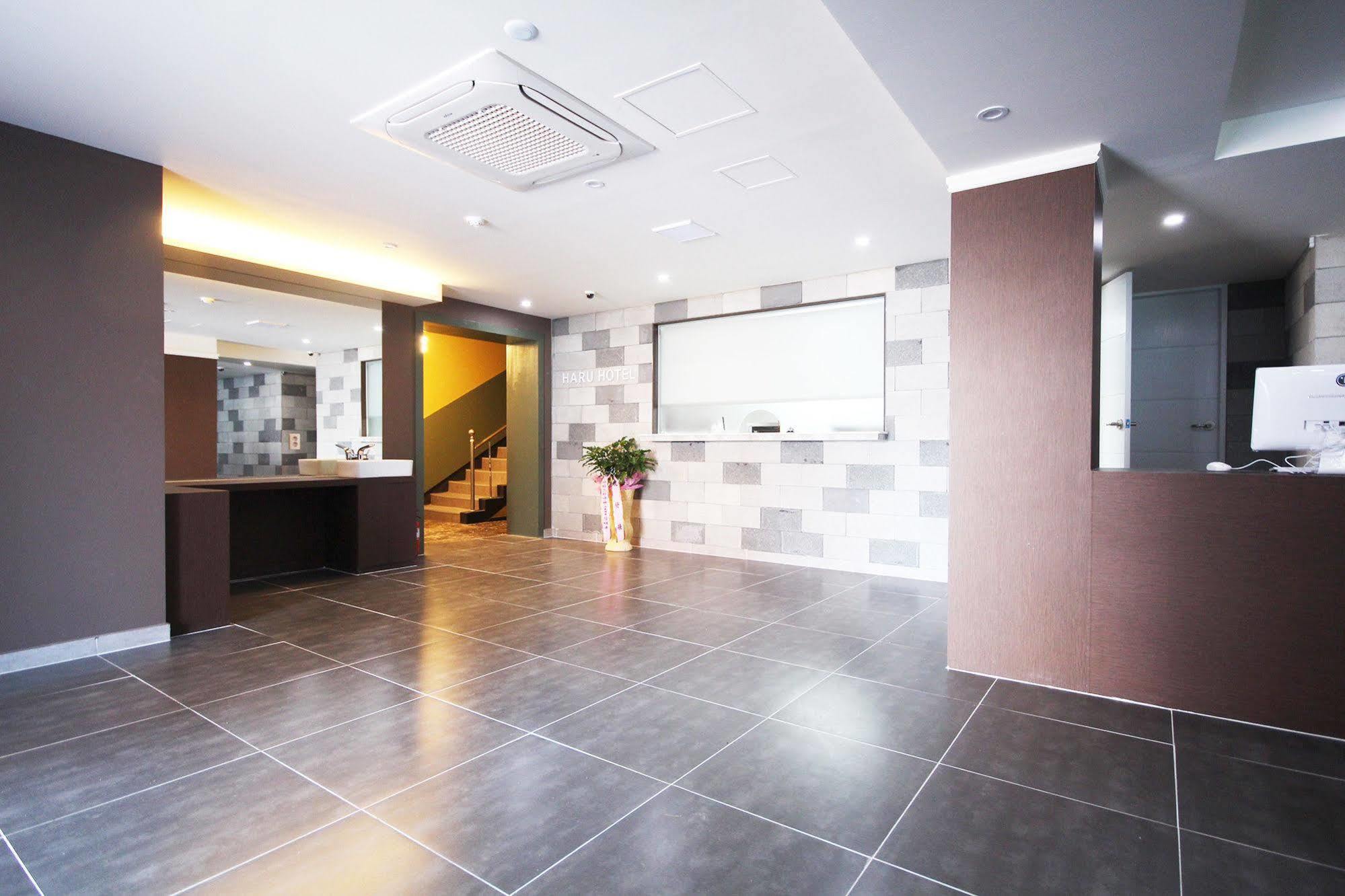 Haru Hotel Gimhae ภายนอก รูปภาพ